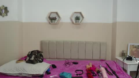 charlothe_dumont online show from May 19, 2:13 pm