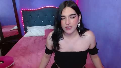 Snapshot of charlotteturners chatting on December 16, 9:20 pm VALERIA online show from December 16, 9:20 pm