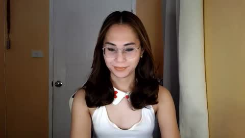 chelly4u69 online show from March 13, 3:12 am