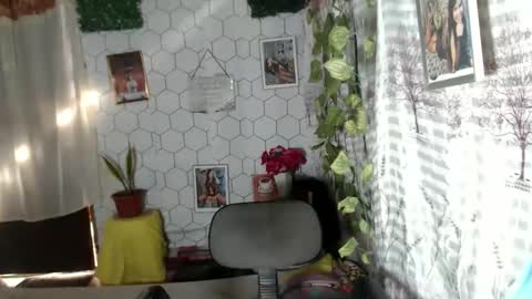 chescahotxxxl online show from September 27, 11:47 pm