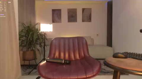 cinnamon__criss online show from March 26, 11:41 pm