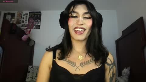 Snapshot of citry_tv chatting on December 20, 5:36 am Citrina Tallulah Vanexandra online show from December 20, 5:36 am