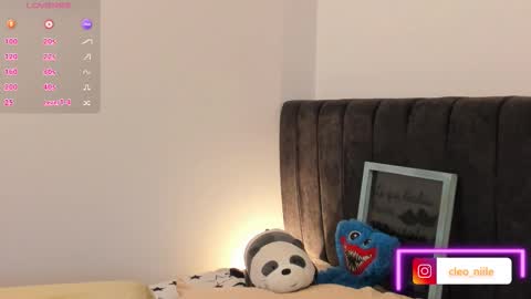 cleo online show from February 15, 5:25 am