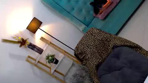 Cleo online show from November 25, 11:51 pm