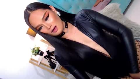 Cleo online show from April 4, 11:35 pm