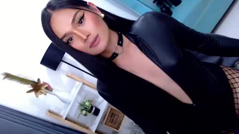Cleo online show from June 25, 5:12 am