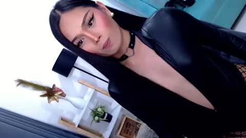 Cleo online show from July 3, 8:58 pm