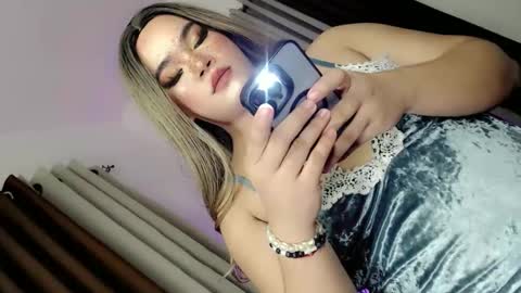 Snapshot of crazy_vixen chatting on October 11, 7:05 pm Hot Ayisha online show from October 11, 7:05 pm