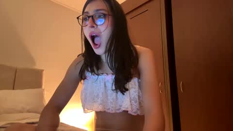 cutiepiemiu -  online show from December 20, 2:41 am