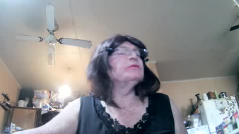daisy mae online show from August 10, 5:00 am