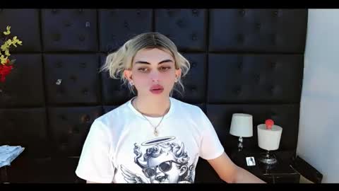 daniela_pink_ online show from March 4, 8:35 pm