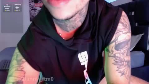 Snapshot of danny_stark chatting on September 27, 3:43 pm Danny  online show from September 27, 3:43 pm