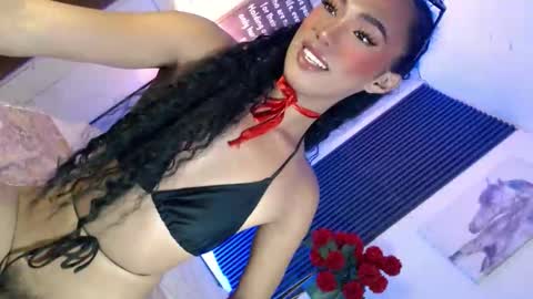 its me monica online show from December 15, 10:37 pm