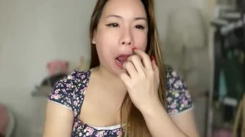 iyalicious online show from November 17, 7:25 pm