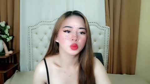 Sophie online show from April 14, 1:43 am