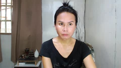 Snapshot of devine_g chatting on February 26, 8:26 am Igat online show from February 26, 8:26 am