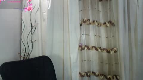 Snapshot of devine_g chatting on September 25, 2:29 am Igat online show from September 25, 2:29 am