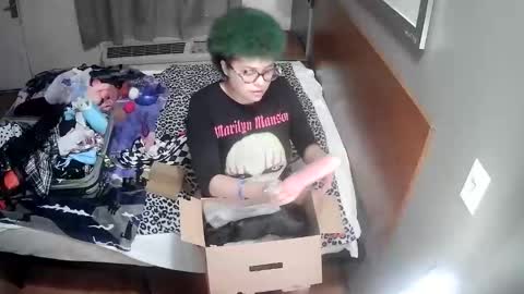 dizzinsweatyy online show from February 15, 12:17 am