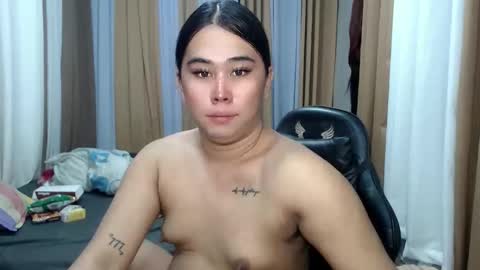 Stacy DONT FORGET TO FOLLOW ME AND THUMBS UP my wife samgrg2 online show from October 10, 1:34 pm