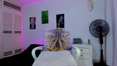 drippyorlove online show from December 1, 8:44 pm