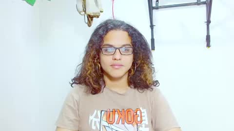 Snapshot of elkingthe chatting on December 17, 12:54 pm Diana online show from December 17, 12:54 pm