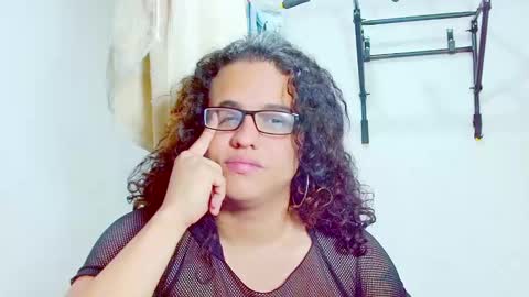 Snapshot of elkingthe chatting on February 4, 6:17 pm Diana online show from February 4, 6:17 pm