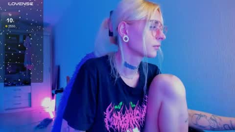 Ellie online show from July 13, 4:09 pm
