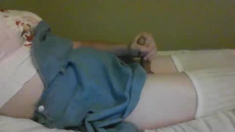 Snapshot of ellyjellybean chatting on October 29, 1:14 am ellyjellybean online show from October 29, 1:14 am