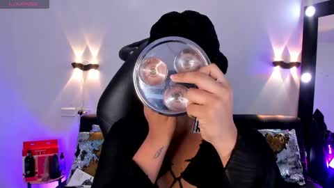 Emili roux online show from April 19, 6:10 pm