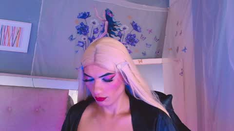 emily_castillo1_ online show from April 7, 4:57 am