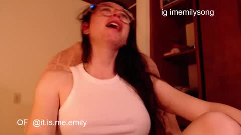 emily_pearl_ online show from February 10, 11:56 pm
