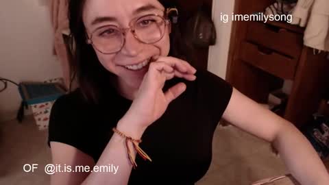 emily_pearl_ online show from February 19, 10:38 pm