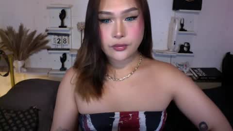 Queen Eva Mazikeen online show from June 28, 7:40 pm