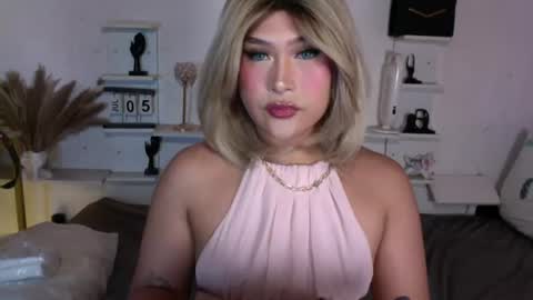 Queen Eva Mazikeen online show from July 5, 9:32 pm