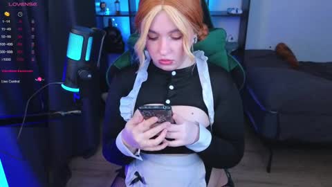 Snapshot of evaredmooon chatting on March 1, 10:55 am Moon online show from March 1, 10:55 am