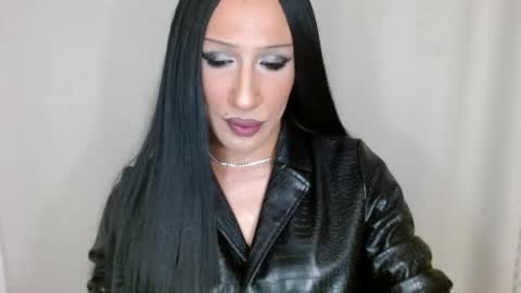 Snapshot of evezephira chatting on October 24, 6:35 pm Supreme Maestra online show from October 24, 6:35 pm