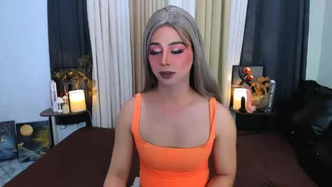 expensive_elise online show from May 11, 8:39 pm