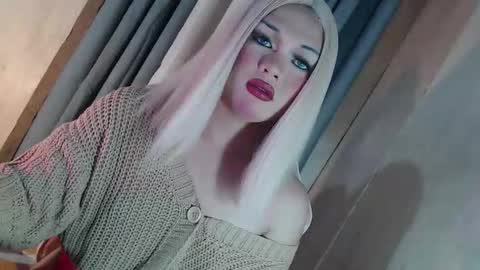 DANIELLA - DONT FORGET TO GIVE ME A THUMBSU UP online show from March 6, 10:20 am