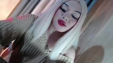 DANIELLA - DONT FORGET TO GIVE ME A THUMBSU UP online show from June 4, 1:52 am
