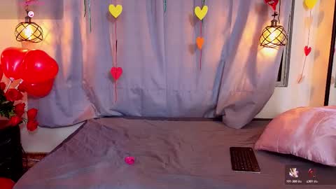 flor_gil online show from February 15, 5:03 am