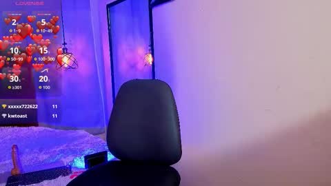 flor_gil online show from February 28, 8:10 am