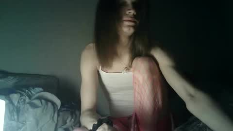 Snapshot of flowpinou chatting on January 26, 2:03 am Emmy online show from January 26, 2:03 am