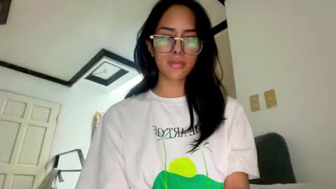 Snapshot of forbidden_candice chatting on September 19, 12:33 pm forbidden_candice online show from September 19, 12:33 pm