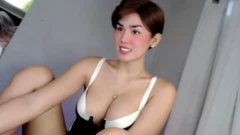 Snapshot of forget_me_not69 chatting on October 22, 1:07 am KHATRINA STACIE MARIE online show from October 22, 1:07 am