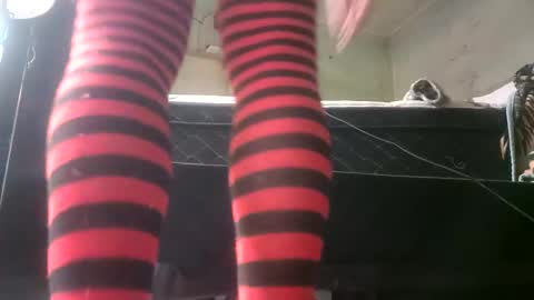 Snapshot of foxycutiez chatting on March 7, 8:06 am foxycutiez online show from March 7, 8:06 am