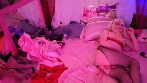 Valarie Iris Paige online show from December 16, 8:08 am