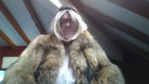 Snapshot of fursdany chatting on October 26, 9:16 am Dany online show from October 26, 9:16 am