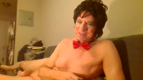 Snapshot of fuseanude chatting on January 1, 2:19 am fuseanude online show from January 1, 2:19 am