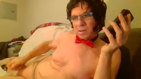 Snapshot of fuseanude chatting on January 21, 2:11 am fuseanude online show from January 21, 2:11 am