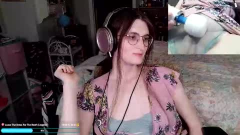 B online show from November 27, 6:43 pm